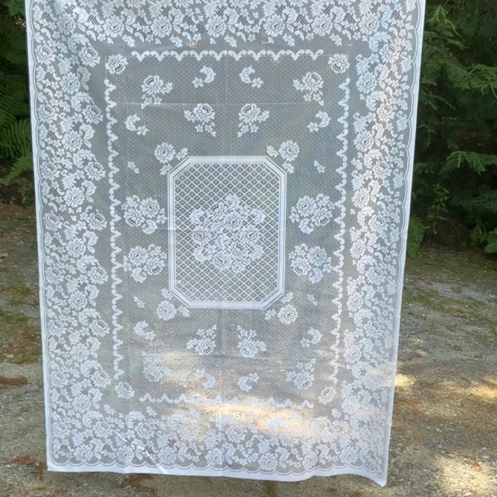Vintage White Floral Lace Tablecloth - Rectangular 52x70 - Romantic Cottagecore